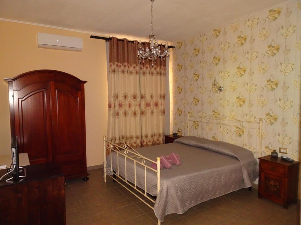 La Casa Di Benedetta Panzió Szirakúza Kültér fotó