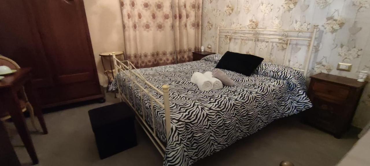La Casa Di Benedetta Panzió Szirakúza Kültér fotó